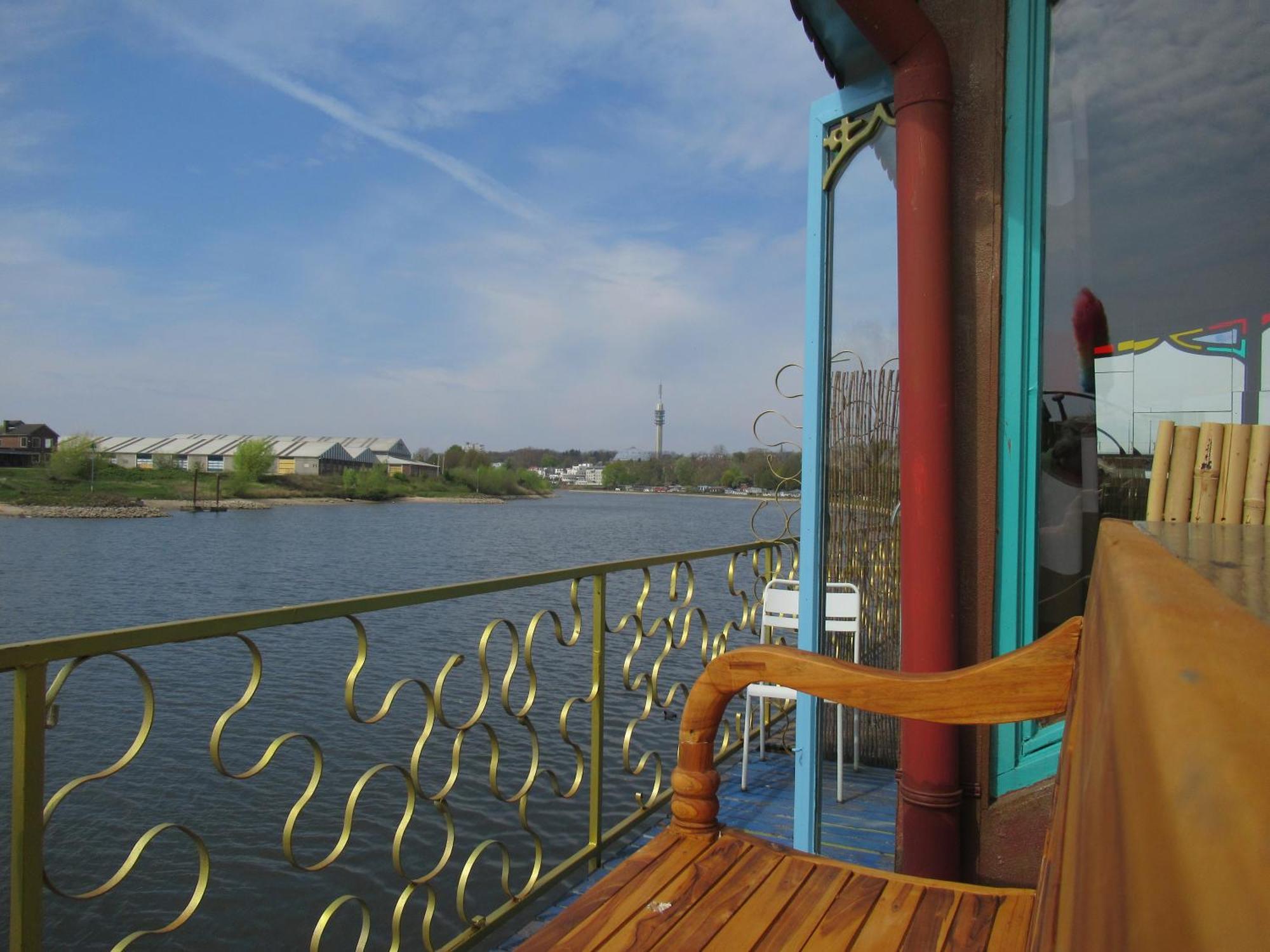 Drijfpaleis Hotel อาร์นเฮม ภายนอก รูปภาพ